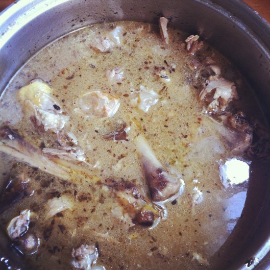 Caldo de huesos. Paleo, primal, salud digestiva. 