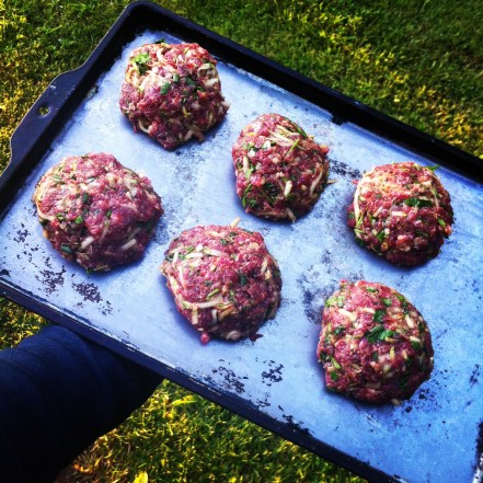 Hamburguesas norteafricanas con panita. Paleo, primal, interiores, densidad nutritiva